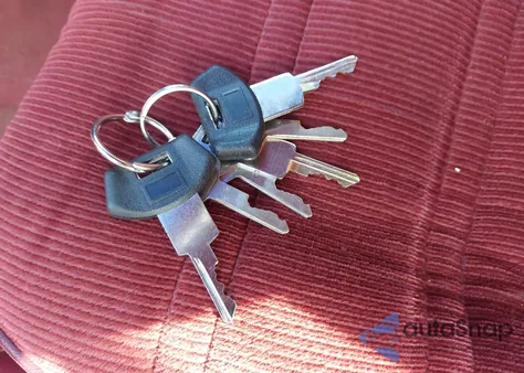 1993 Chevrolet Lumina z USA, uszkodzony, nr VIN 2G1WL54T1P9161484